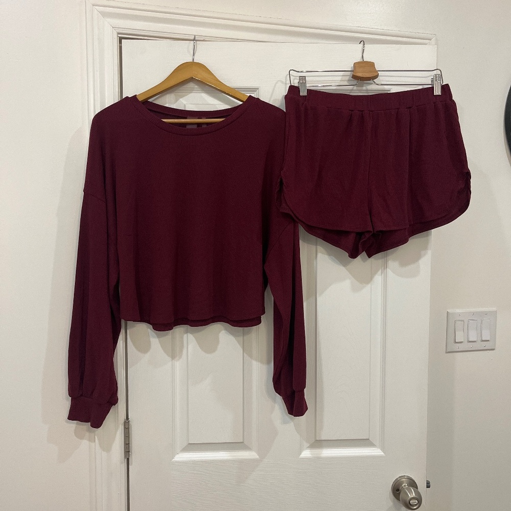 Lulus polyester-viscose-spandex blend lounge wear